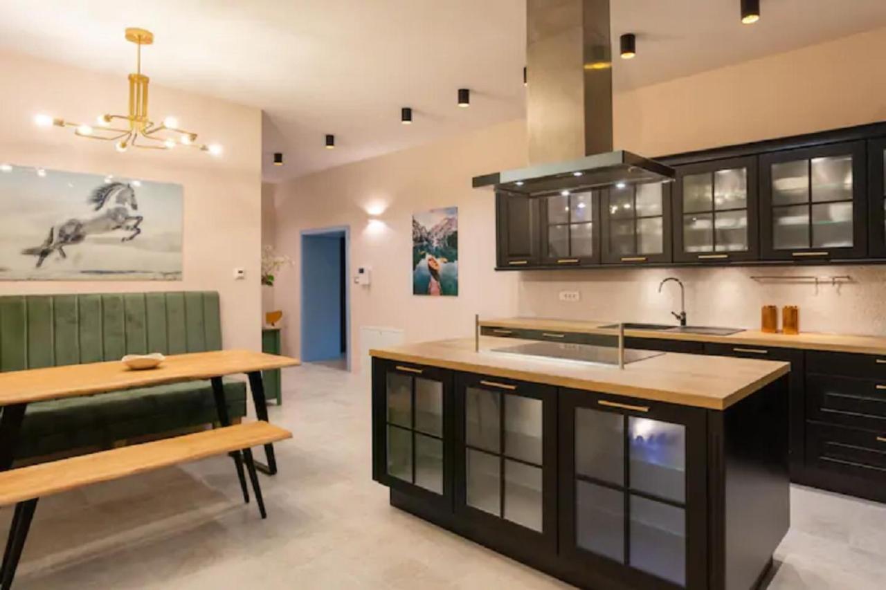Apartment A.B.S. Secret Oasis ซาเกร็บ ภายนอก รูปภาพ